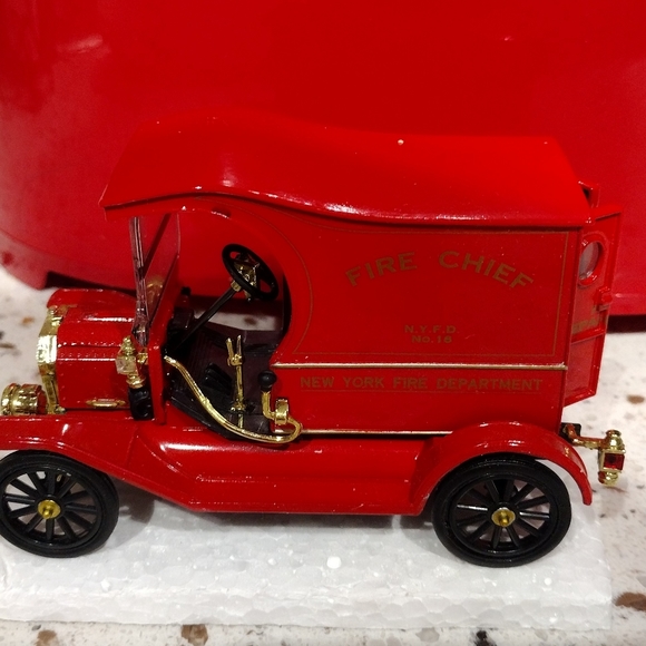 Nwt 1913 Model T fire Chief wagon - Picture 2 of 4